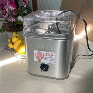 Cuisinart Silver Automatic Ice Cream & Sorbet Maker